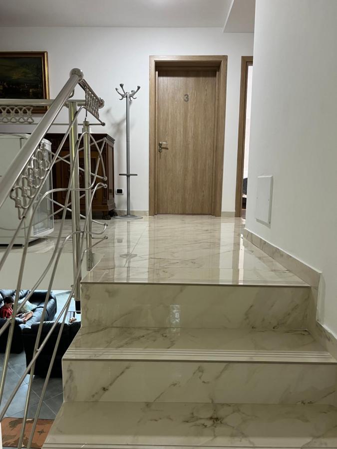 Pensiunea Albero Curtea de Argeş Екстериор снимка